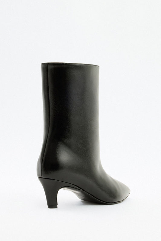CHANTILLY Pointed Toe Leather Ankle Boots - Black