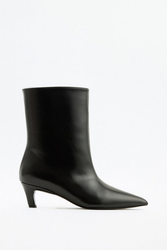 CHANTILLY Pointed Toe Leather Ankle Boots - Black