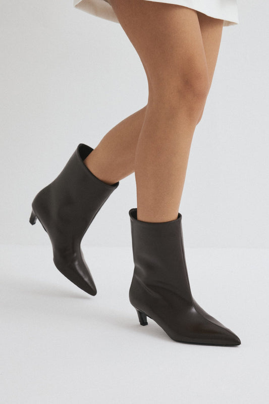 CHANTILLY Pointed Toe Leather Ankle Boots - Dark Brown
