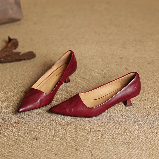LORÉVA Pointed Toe Kitten Heel Pump