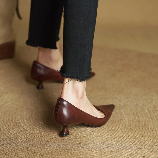 LORÉVA Leather Kitten Heel Pointed Toe Pumps